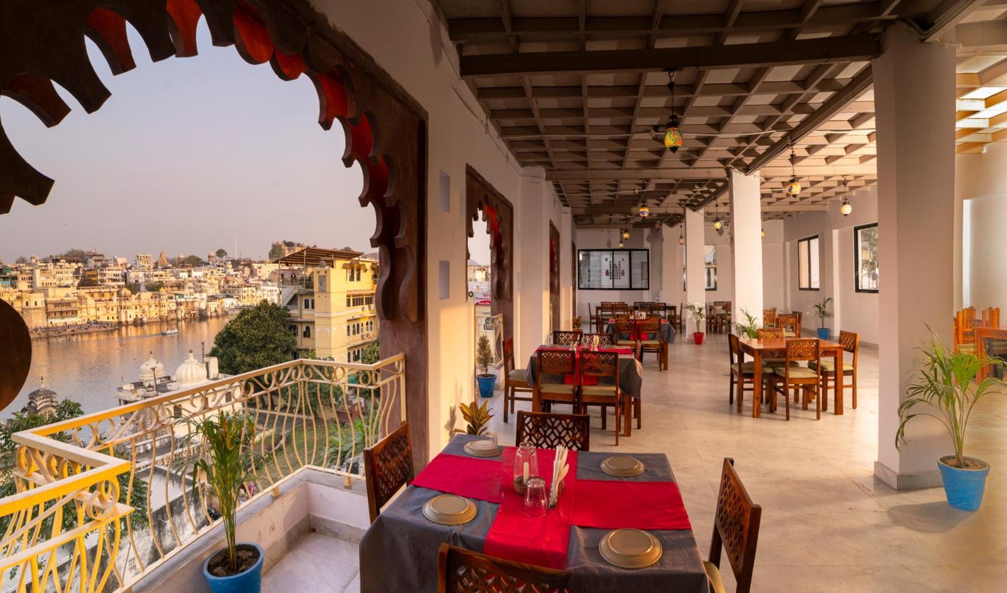 Dera Pichola- A Lake Facing Boutique Hotel Udaipur Exterior foto