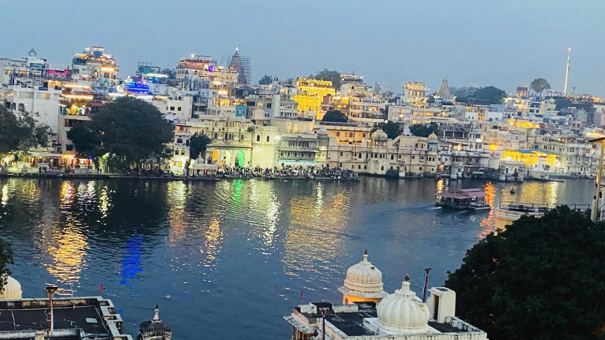 Dera Pichola- A Lake Facing Boutique Hotel Udaipur Exterior foto